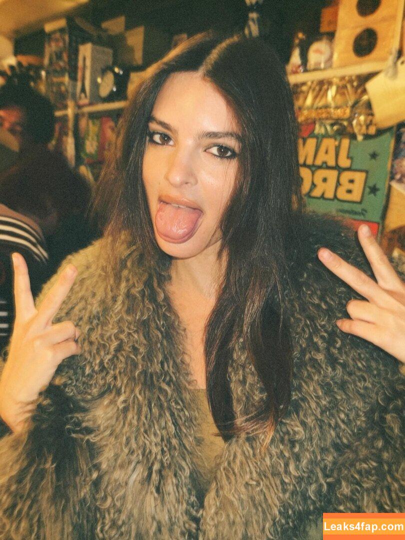 Emily Ratajkowski / Officialemilyratajkowski / emrata / https: leaked photo photo #7453