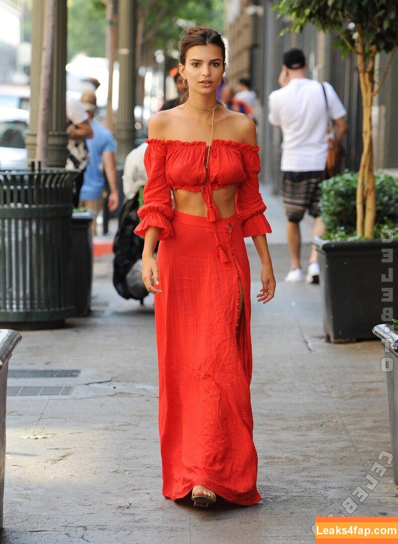 Emily Ratajkowski / Officialemilyratajkowski / emrata / https: leaked photo photo #7555