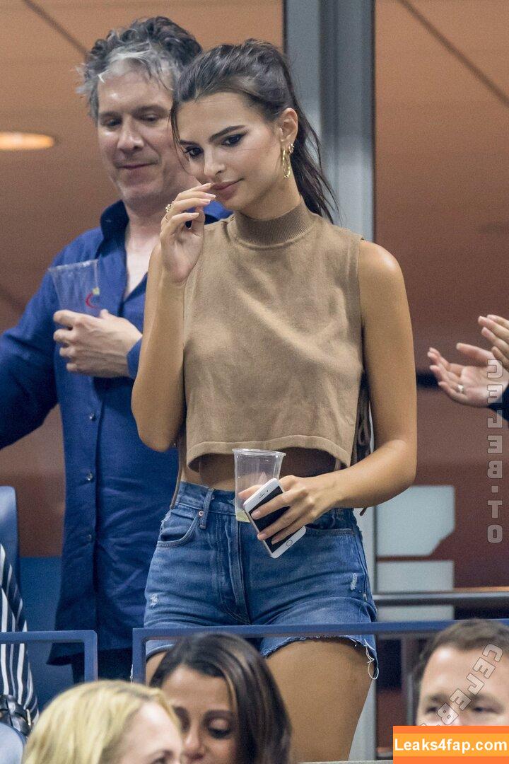 Emily Ratajkowski / Officialemilyratajkowski / emrata / https: leaked photo photo #7574