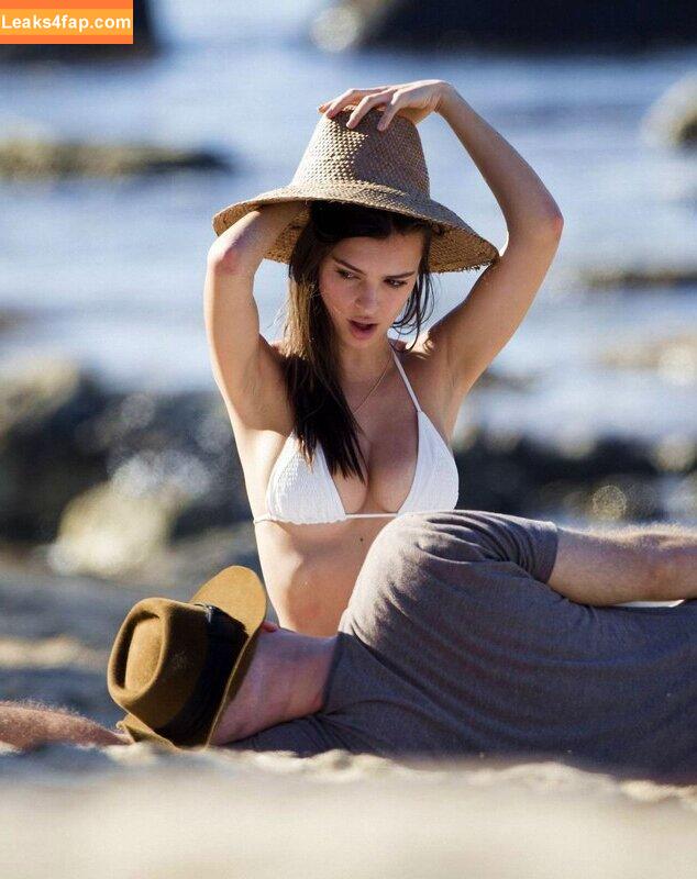 Emily Ratajkowski / Officialemilyratajkowski / emrata / https: leaked photo photo #7582