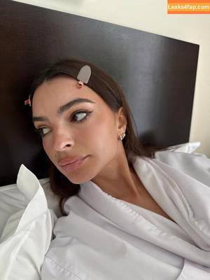 Emily Ratajkowski photo #7064