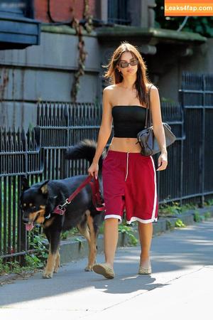 Emily Ratajkowski photo #7106