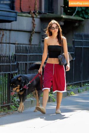 Emily Ratajkowski photo #7110