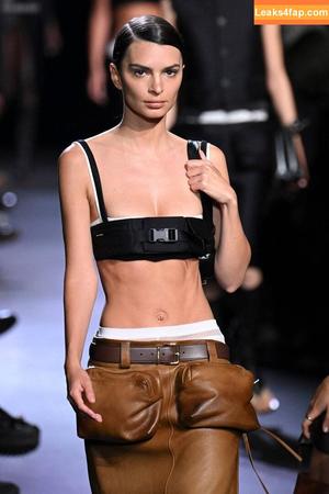 Emily Ratajkowski photo #7138