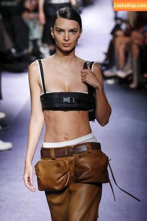 Emily Ratajkowski photo #7142