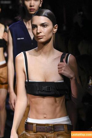Emily Ratajkowski photo #7145
