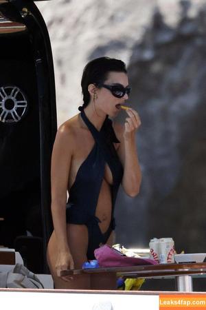 Emily Ratajkowski photo #7195