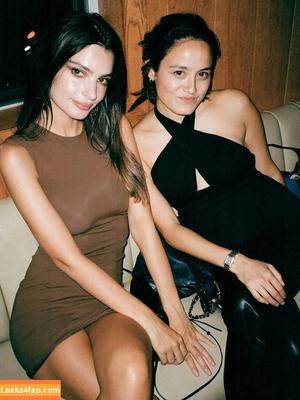 Emily Ratajkowski photo #7239