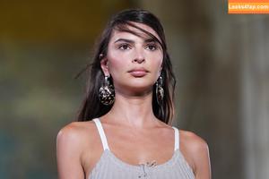 Emily Ratajkowski photo #7269