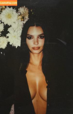 Emily Ratajkowski photo #7281