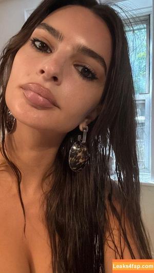 Emily Ratajkowski photo #7292
