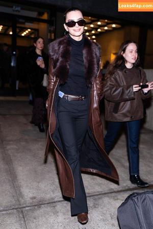 Emily Ratajkowski photo #7390