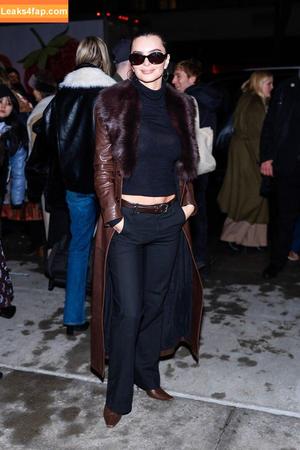 Emily Ratajkowski photo #7391