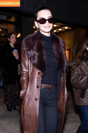 Emily Ratajkowski photo #7392