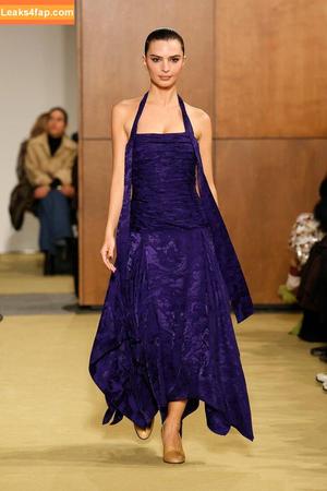 Emily Ratajkowski фото #7399