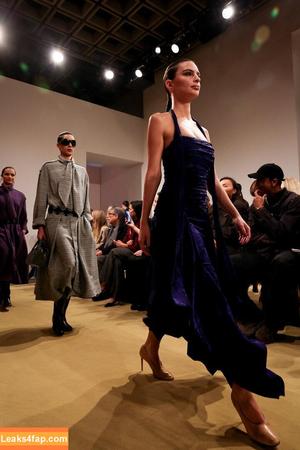 Emily Ratajkowski фото #7401