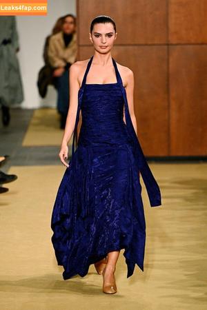 Emily Ratajkowski фото #7405