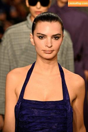 Emily Ratajkowski фото #7407