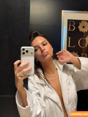 Emily Ratajkowski photo #7426