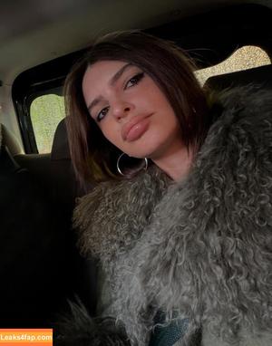 Emily Ratajkowski photo #7451