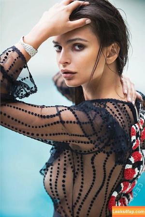 Emily Ratajkowski photo #7459
