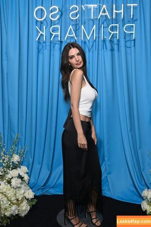 Emily Ratajkowski photo #7504