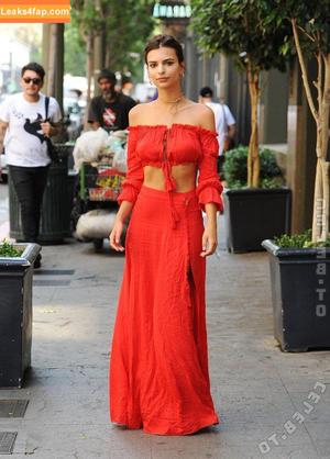 Emily Ratajkowski photo #7556