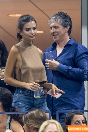 Emily Ratajkowski photo #7562