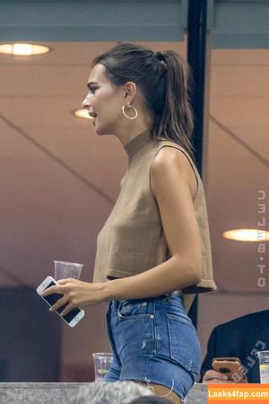 Emily Ratajkowski photo #7566