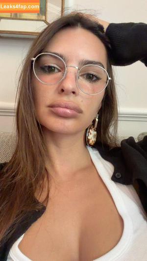 Emily Ratajkowski photo #7655