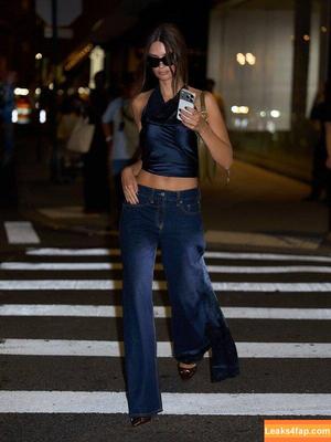 Emily Ratajkowski photo #7661