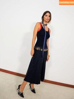 Emily Ratajkowski photo #7668