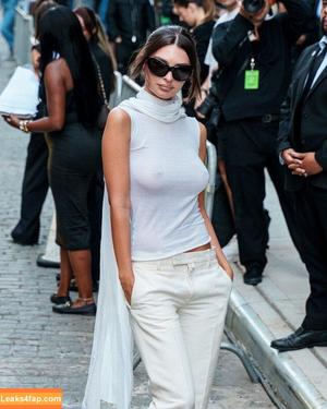 Emily Ratajkowski photo #7721