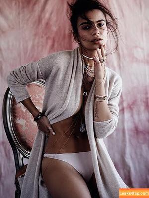 Emily Ratajkowski photo #7753