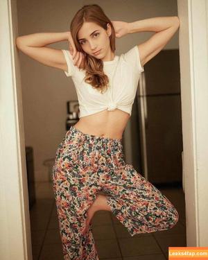 Emily Rudd photo #0027