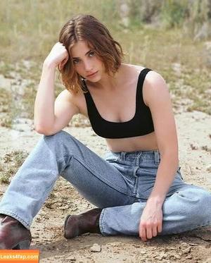 Emily Rudd photo #0056