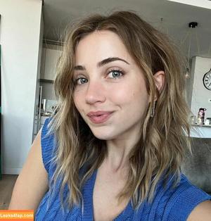 Emily Rudd photo #0057