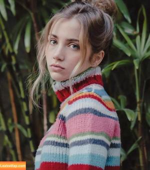 Emily Rudd photo #0059