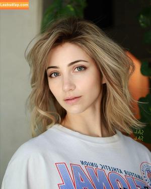 Emily Rudd фото #0200