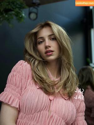 Emily Rudd photo #0298