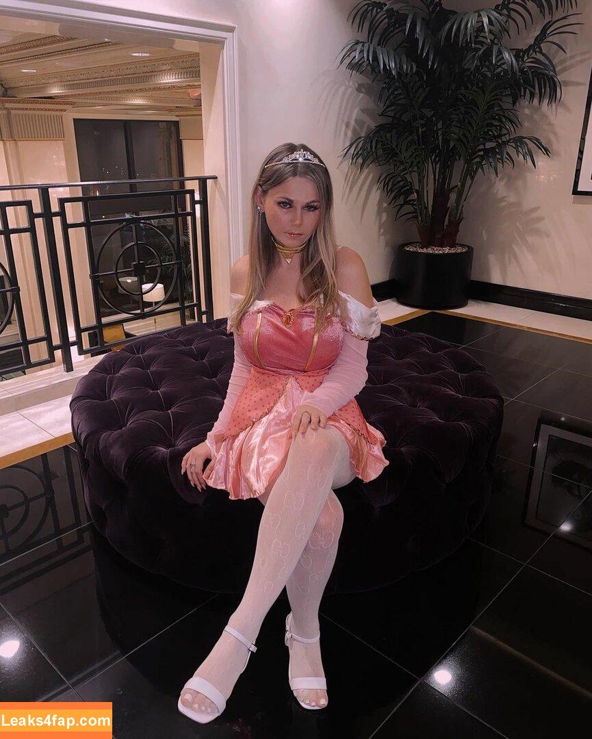 Emily V / emilyluvv69 / emilyvofficial leaked photo photo #0095