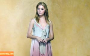 Emily VanCamp photo #0020