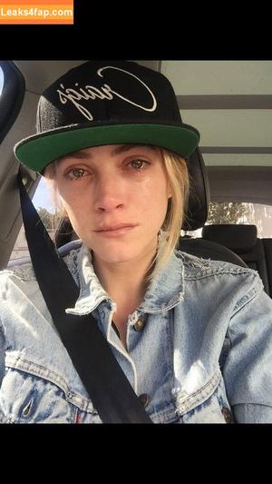 Emily Wickersham photo #0104