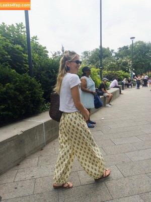 Emily Wickersham photo #0136
