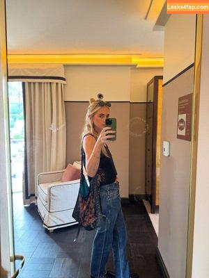 Emily Wickersham photo #0137