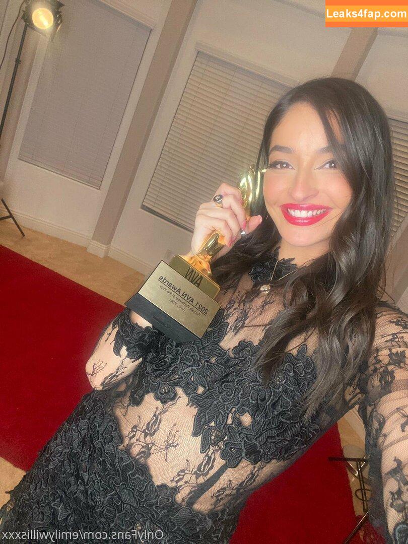 Emily Willis / emilywillisx3 / emilywillisxoxo / emilywillisxxx leaked photo photo #0475