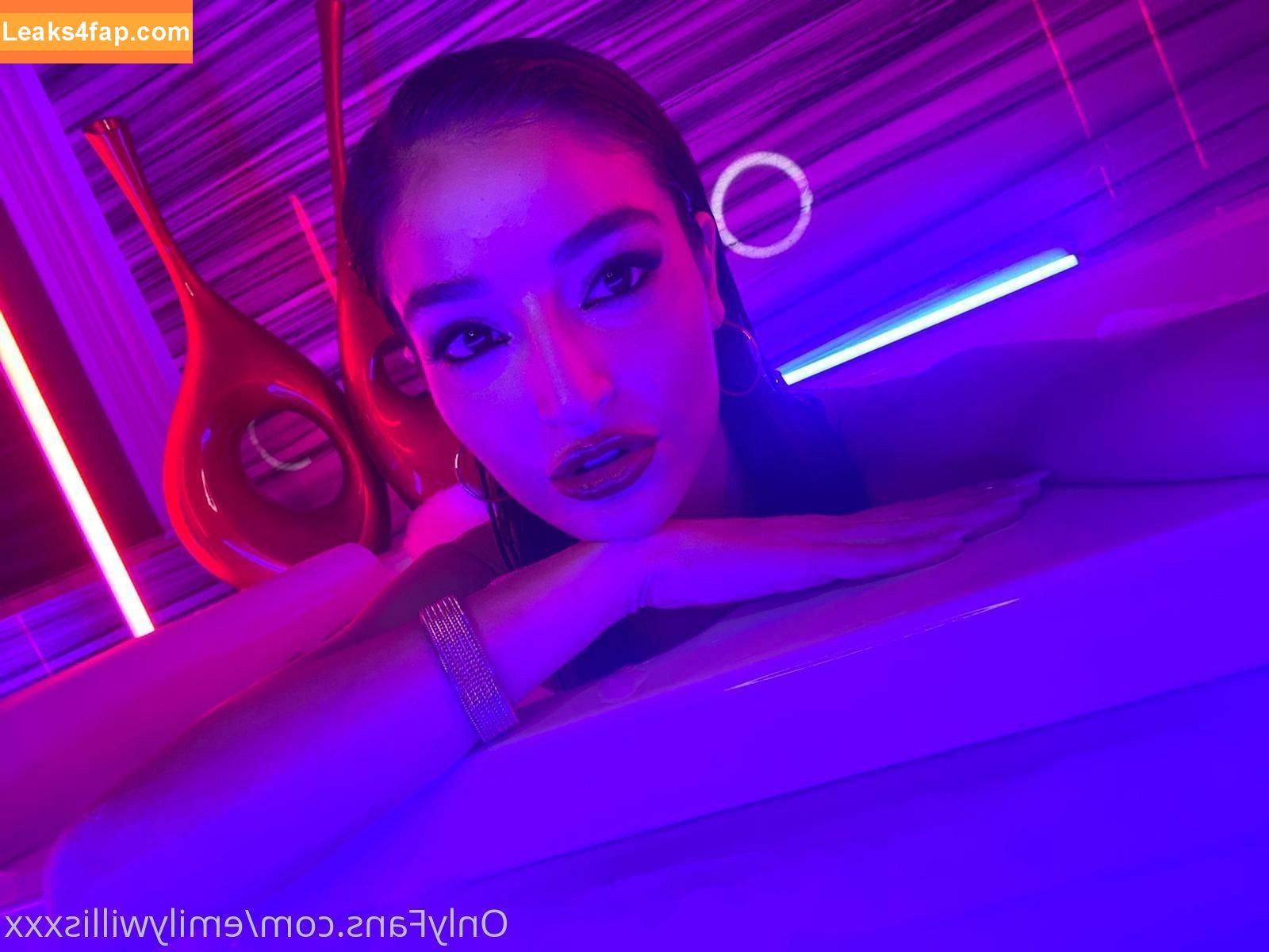 Emily Willis / emilywillisx3 / emilywillisxoxo / emilywillisxxx leaked photo photo #0574