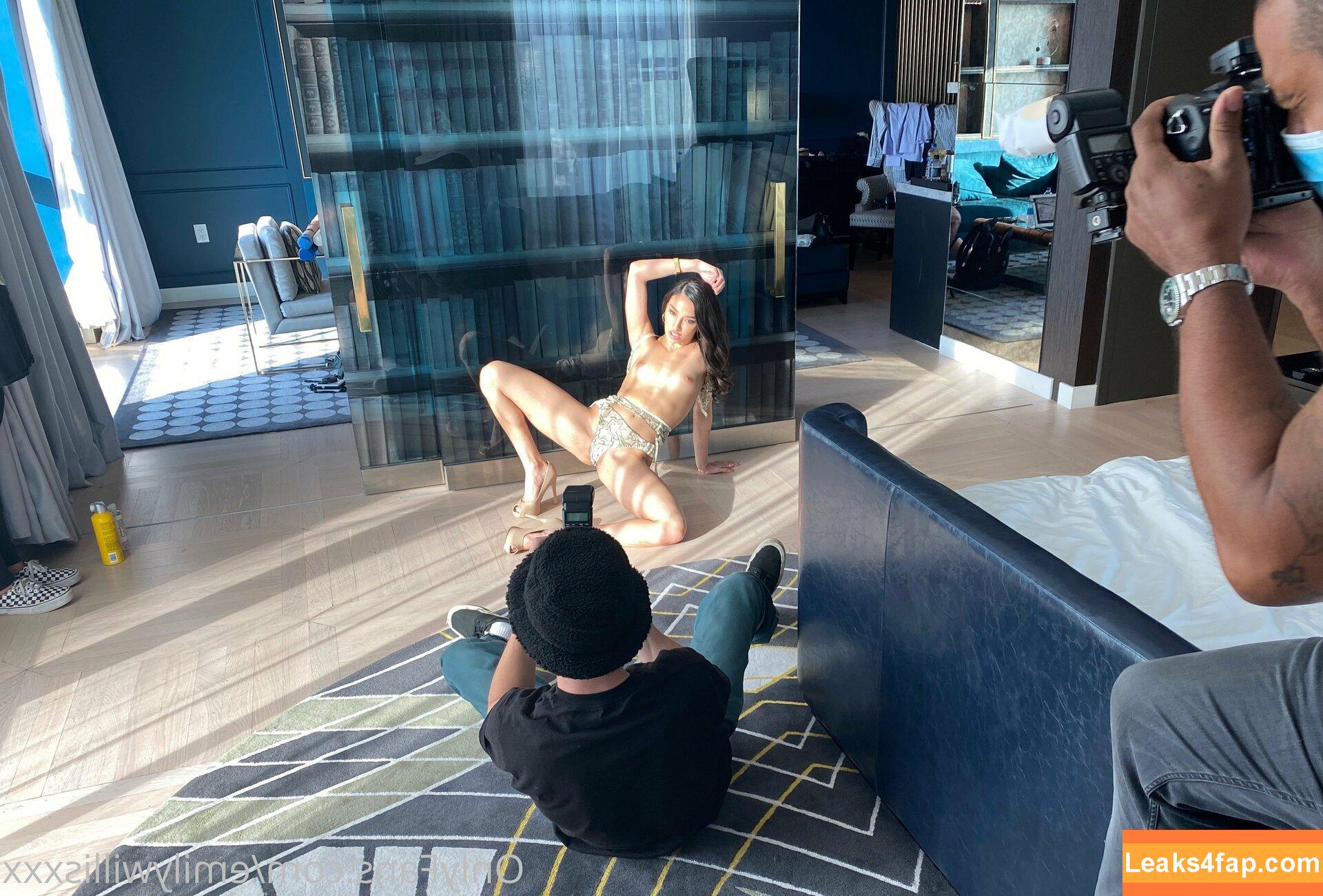 Emily Willis / emilywillisx3 / emilywillisxoxo / emilywillisxxx leaked photo photo #0585