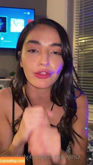 Emily Willis photo #0065