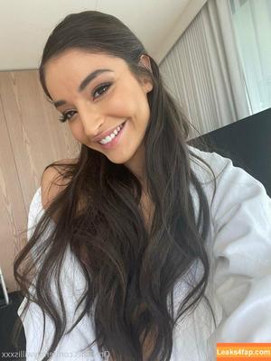 Emily Willis photo #0355